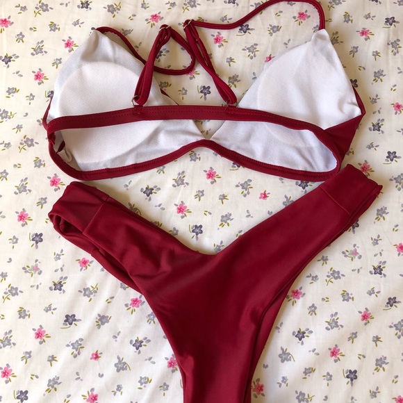 High leg cheeky bikini 👙 - Picture 3 of 3